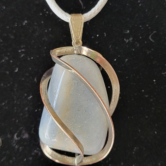 Vintage Caged in Silver Tone Metal Pale Blue Green Stone Pendant Necklace - Picture 6 of 17